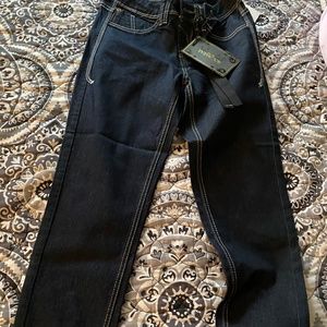 new with tags woman rocawear capri jeans